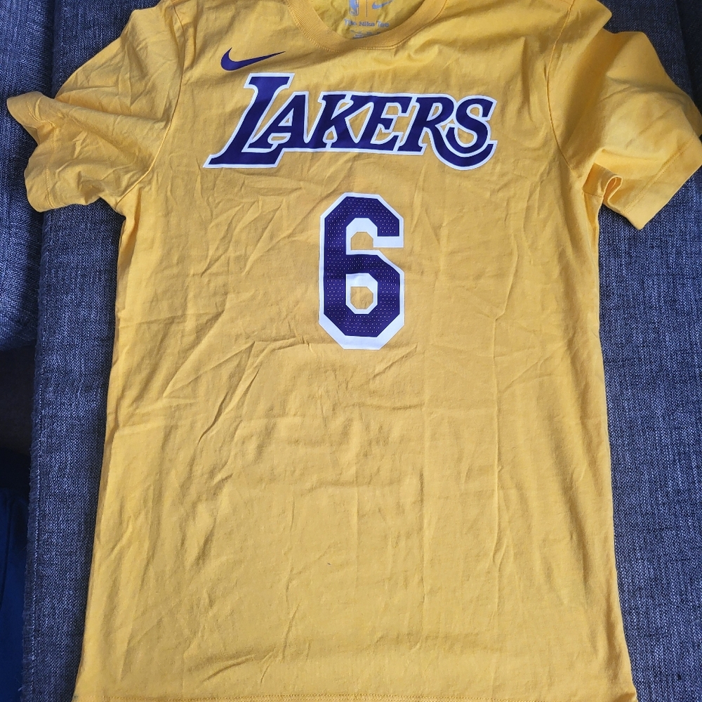 Mens Extra Small NIKE lebron James Lakers Tshirt